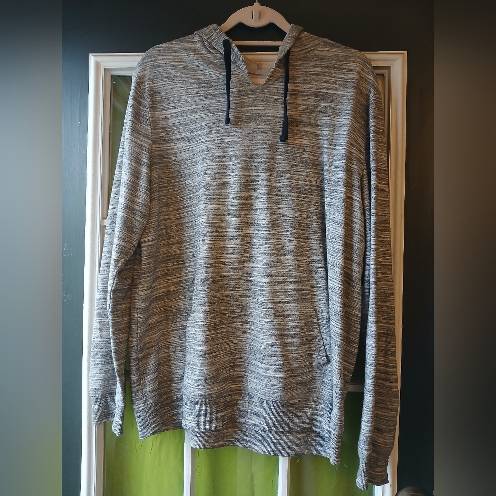 Women's Lightweight Hoodie Pullover.  SZ L